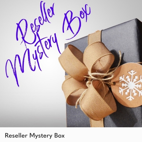 5lb women's reseller mystery box 8-15 items each, brand names you love! - Picture 2 of 7